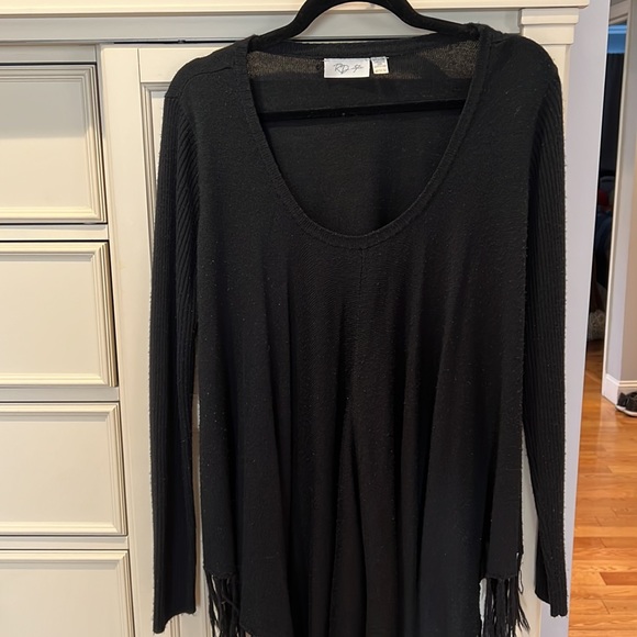 Women’s size Medium black RD style fringed sweater. - Picture 4 of 7